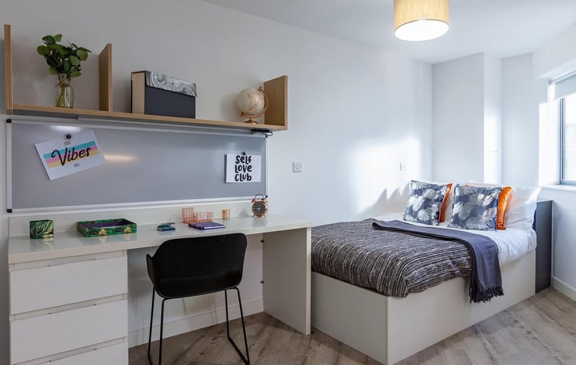 Newport Road, Roath, Cardiff - Image 1